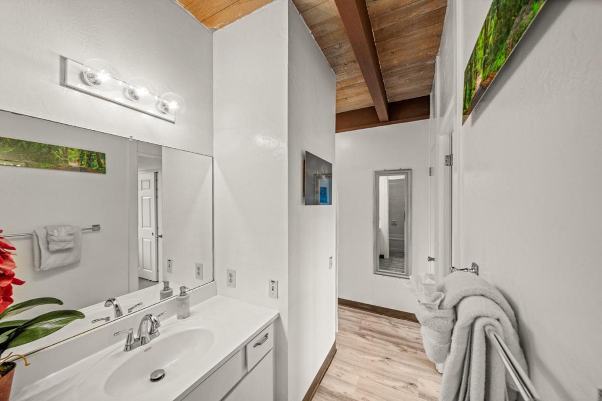 Newly Upgraded 1br Unit Near Max Of 5 Guests *
