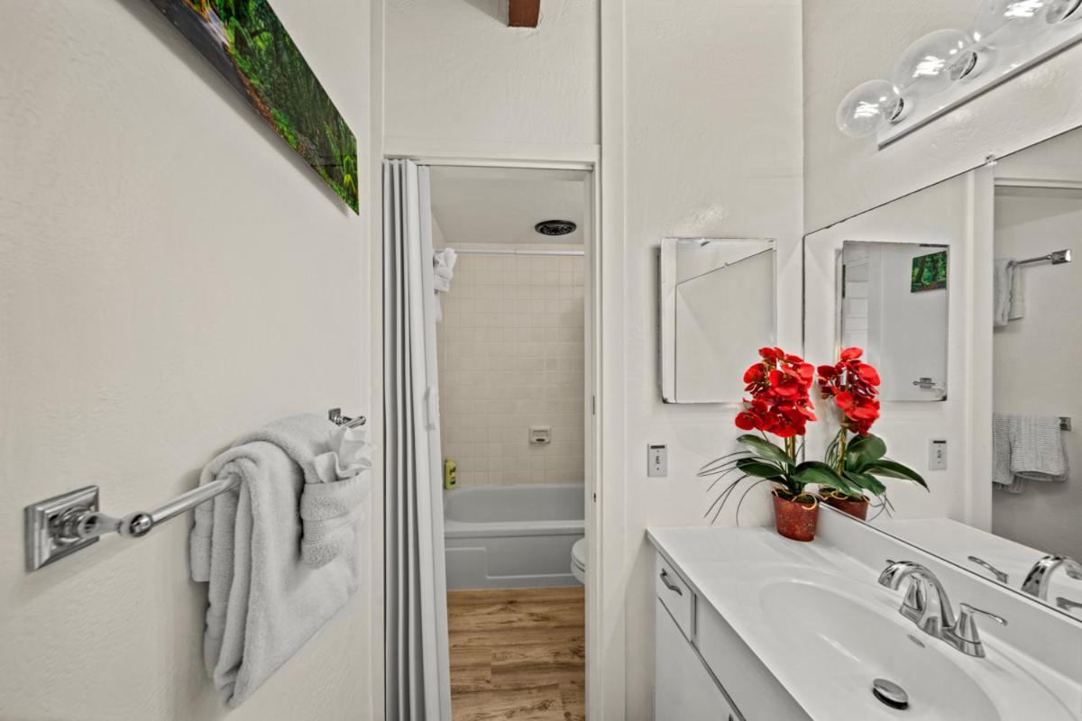 Newly Upgraded 1br Unit Near Max Of 5 Guests *