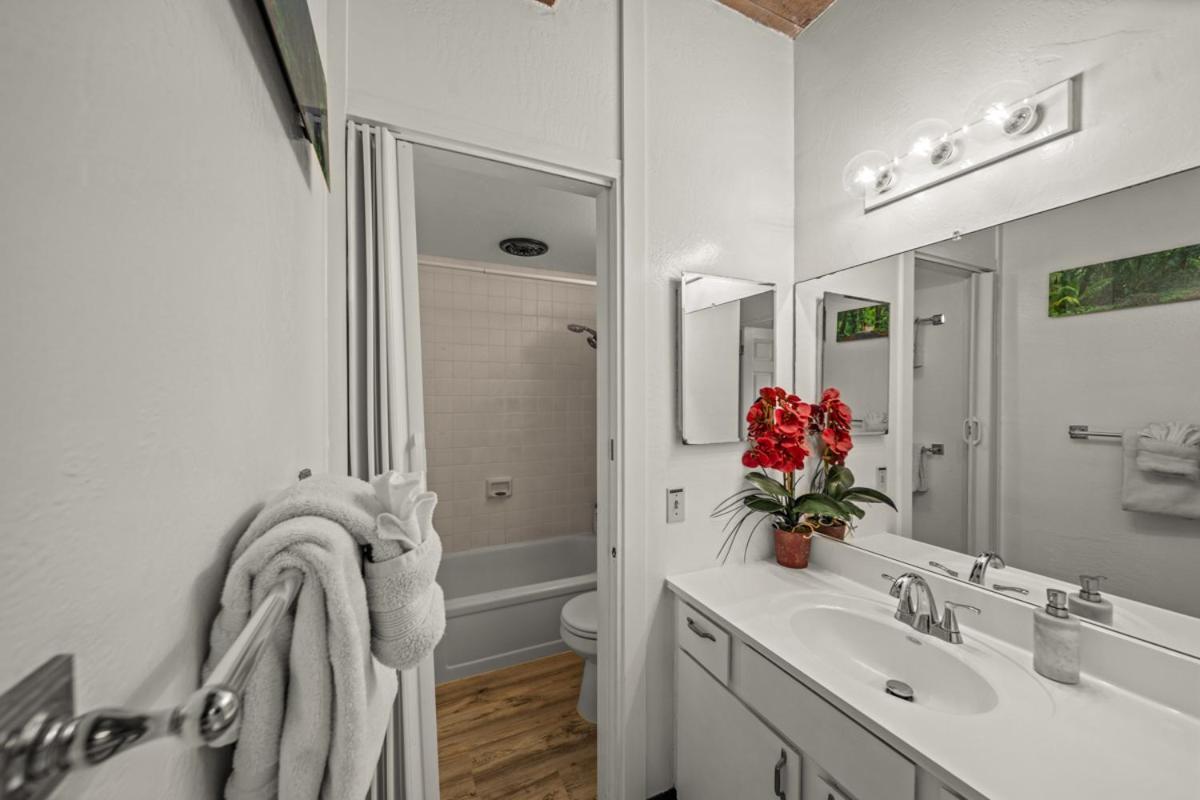 Newly Upgraded 1br Unit Near Max Of 5 Guests *